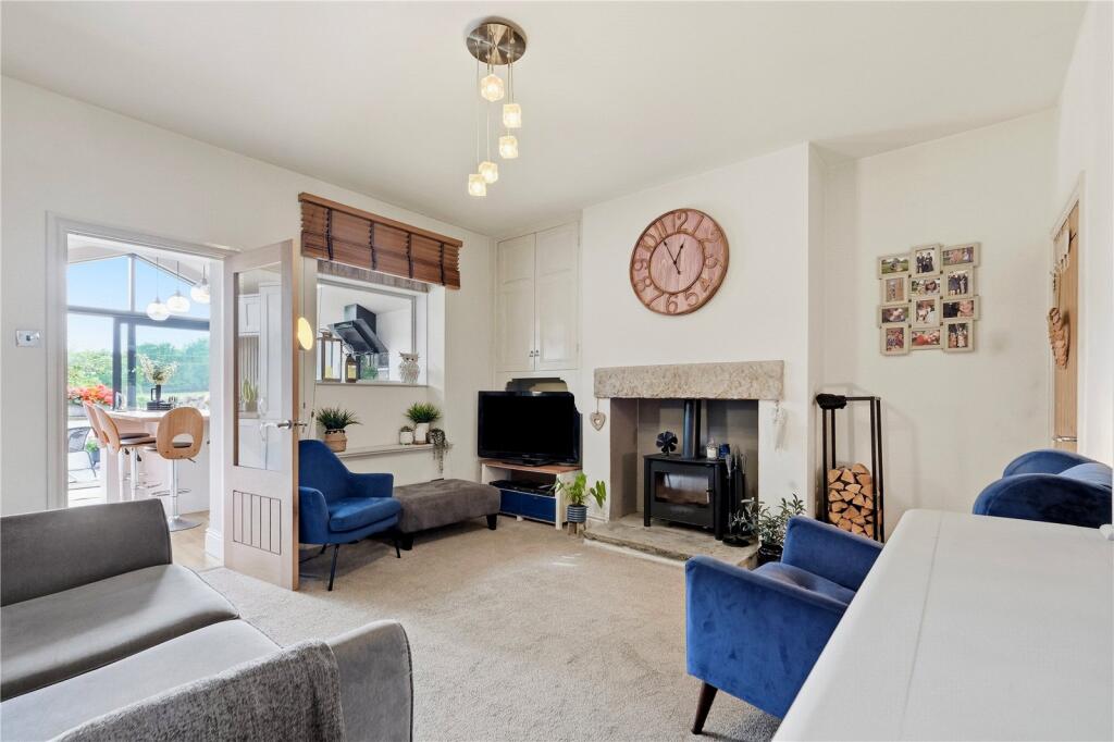 House in Pendle, Salterforth - More