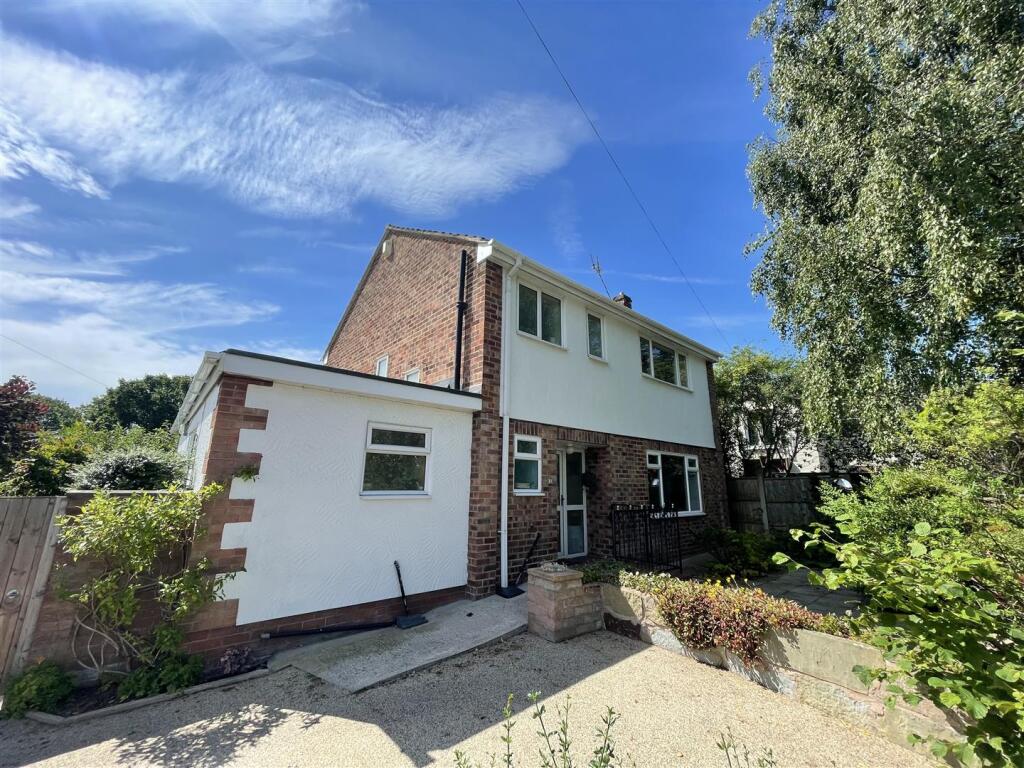4-bed detached on Spital Road, Wirral, £400,000