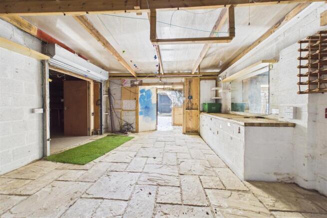 Garage &amp; Workshop @ Blackthorn Road, Hartcliffe, B