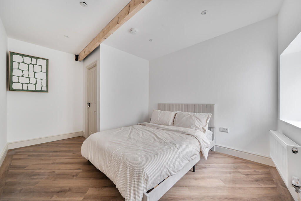 Apartment in Plymouth - View 4