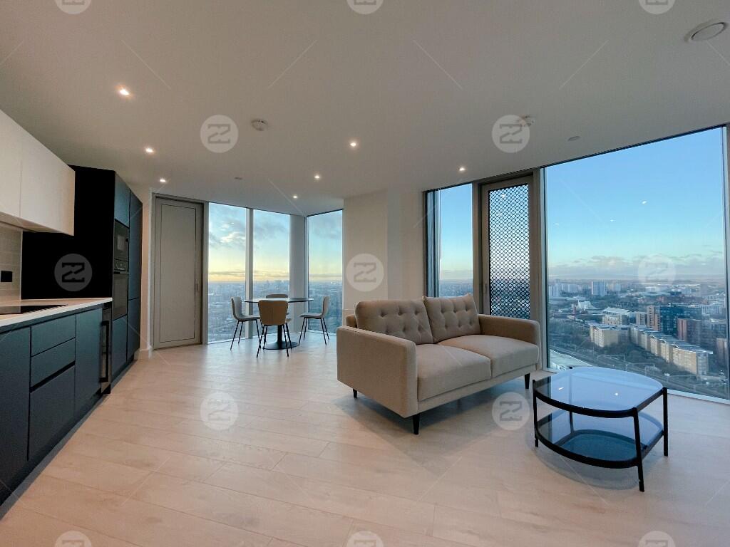 Main image of property: 28th Floor Corner Apartment, Vista River Gardens, Trinity Way , Manchester, Greater Manchester, M3