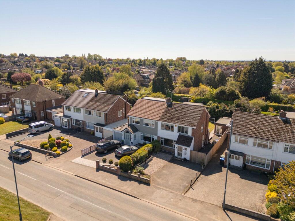Main image of property: Kenilworth Road, Cubbington, Leamington Spa, Warwickshire, CV32