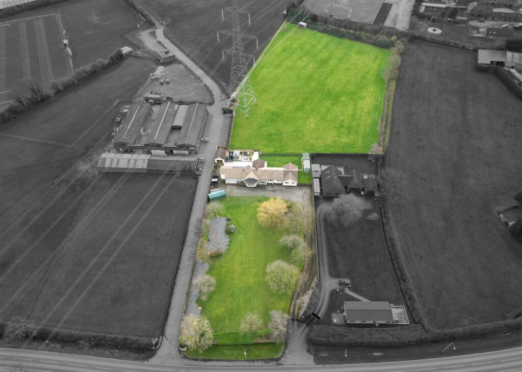 Main image of property: Bedworth Road, Bulkington, CV12