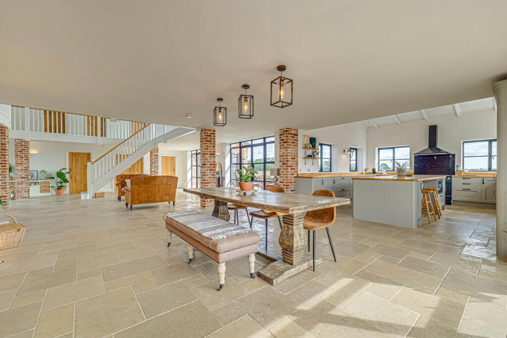 House in Southend-on-Sea - View 5