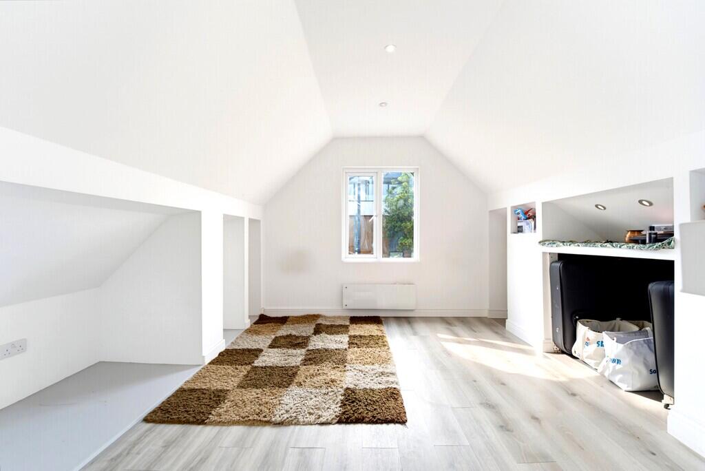 Apartment in Twickenham - View 4