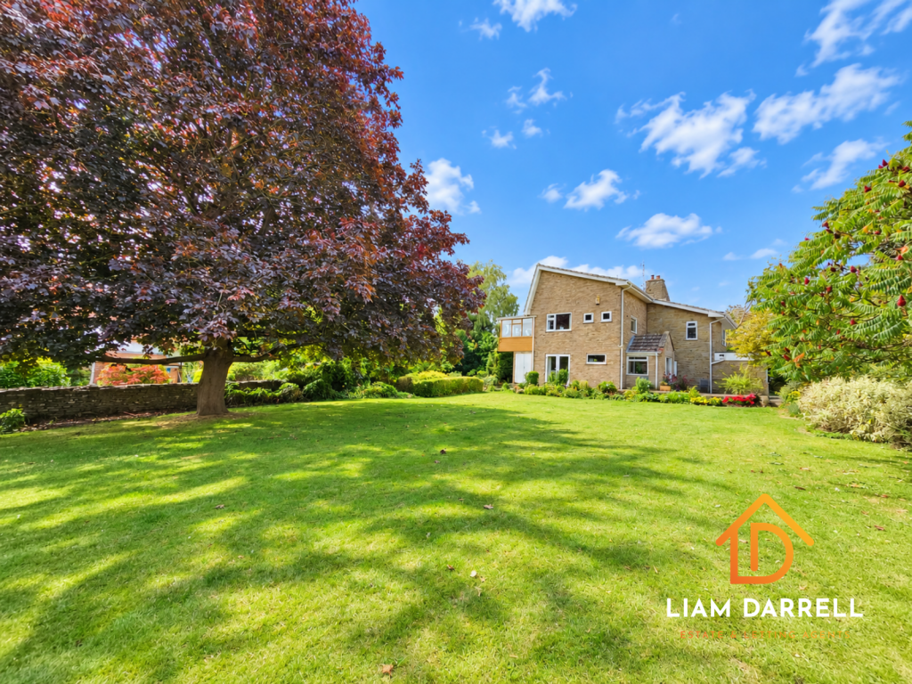 5-bed detached on Castlegate, East Ayton, Scarborough, North Yorkshire, £475,000
