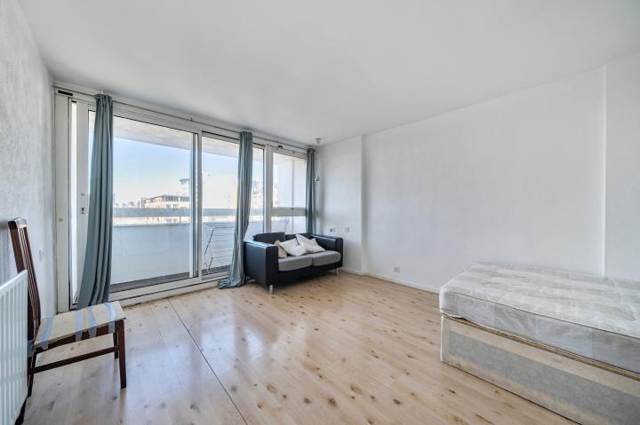 Main image of property: Knighthead Point, The Quarterdeck, London, E14