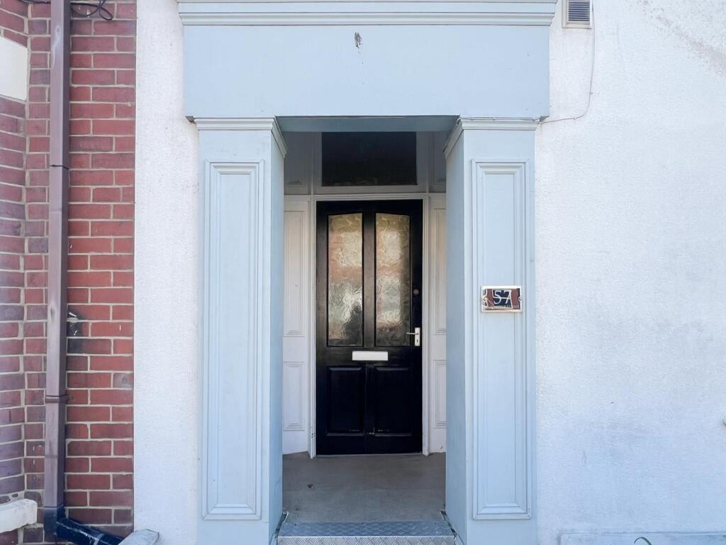 57d Bannister StreetWithernseaEast YorkshireHU19 2DT