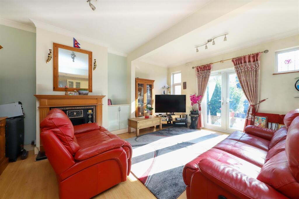 Star Road, Hillingdon, UB10 photo 4