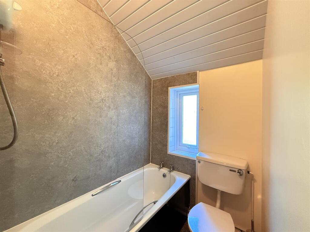 House in Bangor, Gwynedd - More