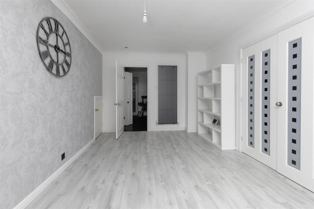 House in Huddersfield - View 5