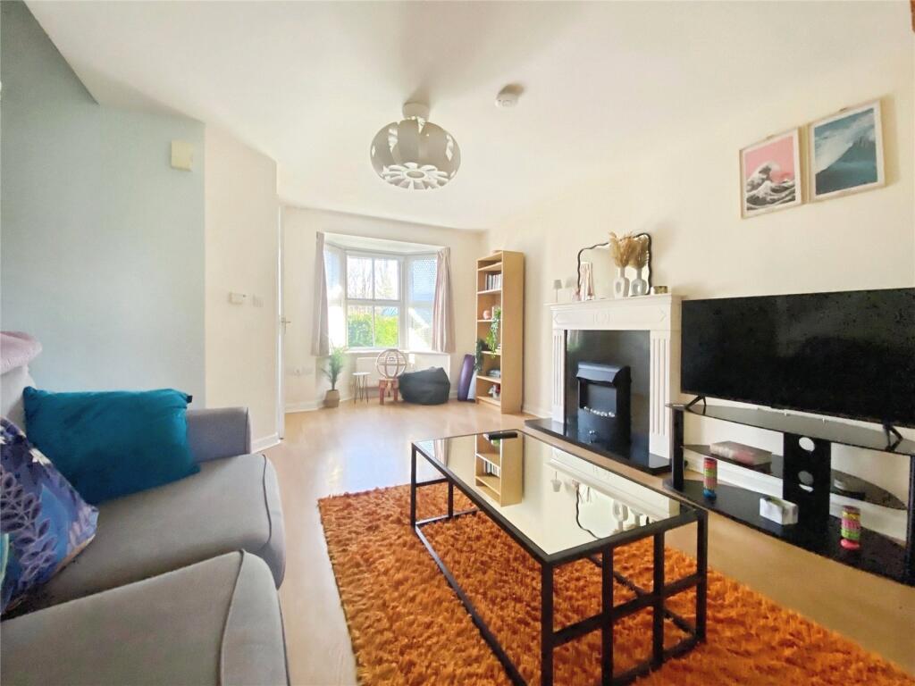Howell Close, Arborfield, Reading photo 2