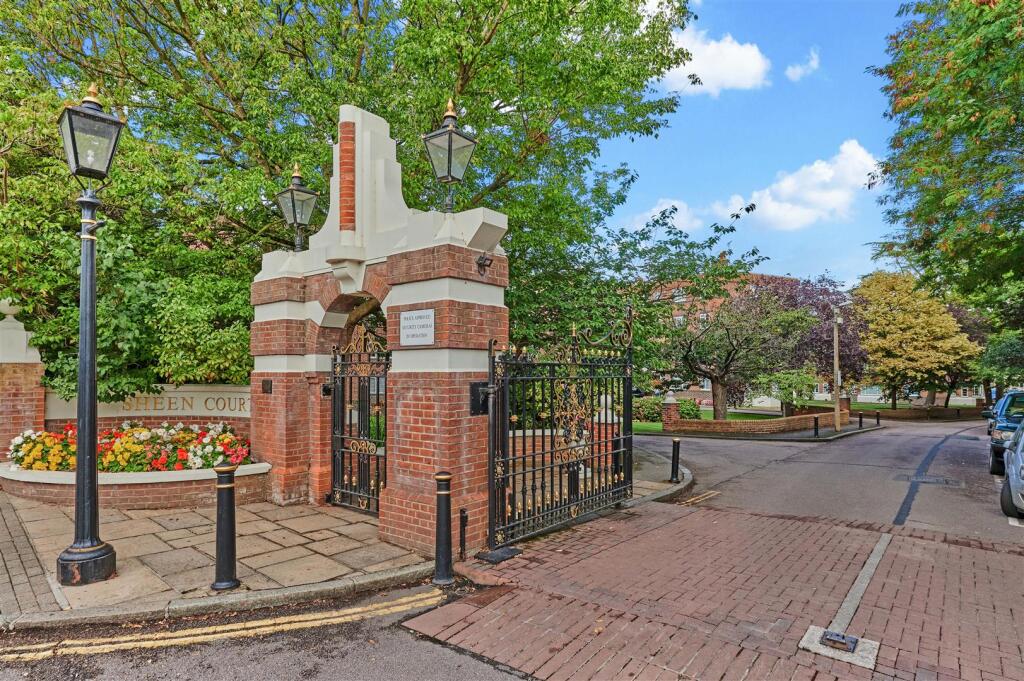 Apartment in London, North Sheen - More