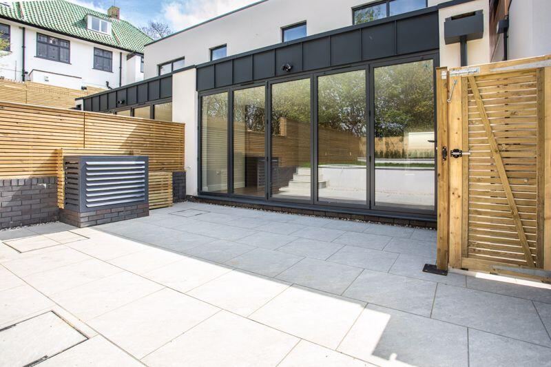 House in Brighton, Patcham, Hollingbury - More