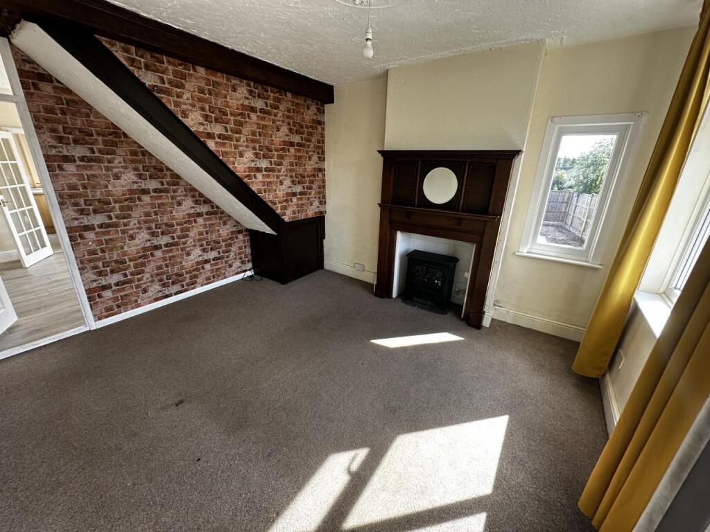 16 Sapcote Road, Stoney Stanton  photo 2