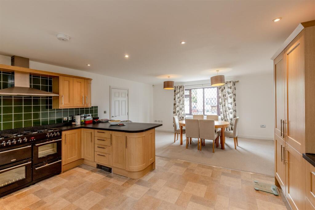The Close, Henbury, BS10 photo 2