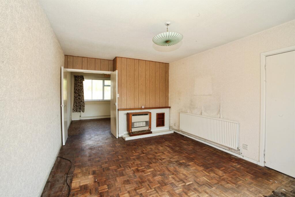 House in Cardiff, Tonyrefail - View 3