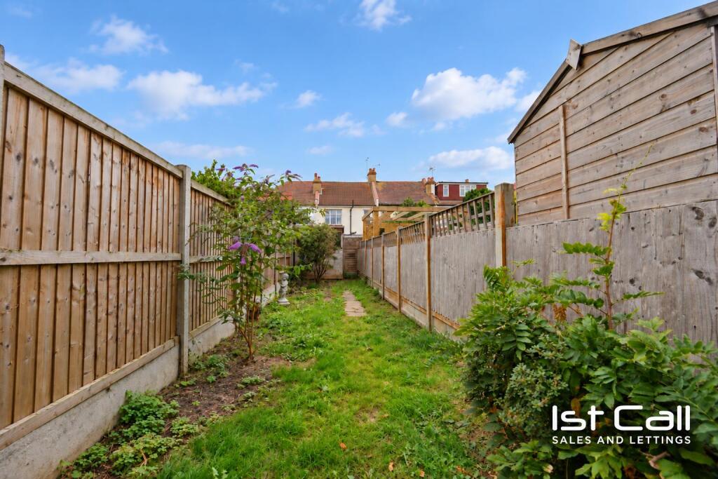 Apartment in Southend-on-Sea, Kursaal Estate, Southchurch - View 4