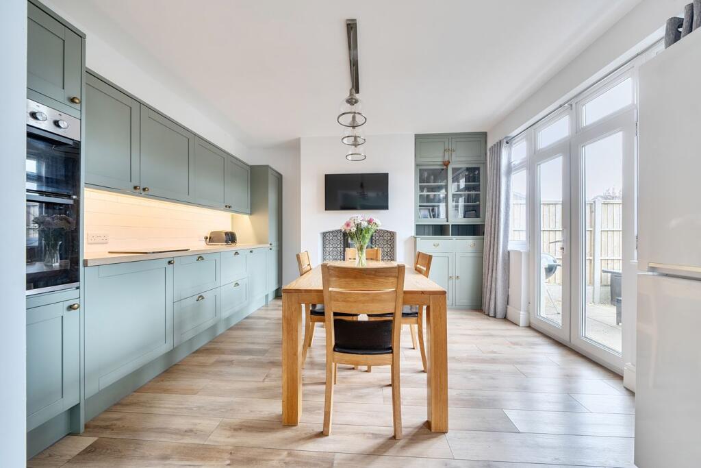 Leigh Road, Chantry, BA11 photo 5