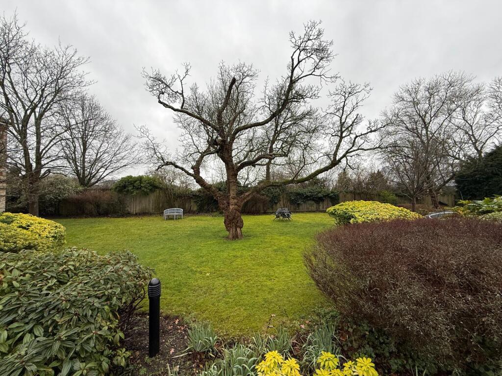 Apartment in Reading - View 3