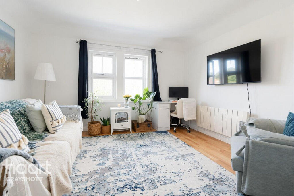 Apartment in Waverley, Haslemere - View 2