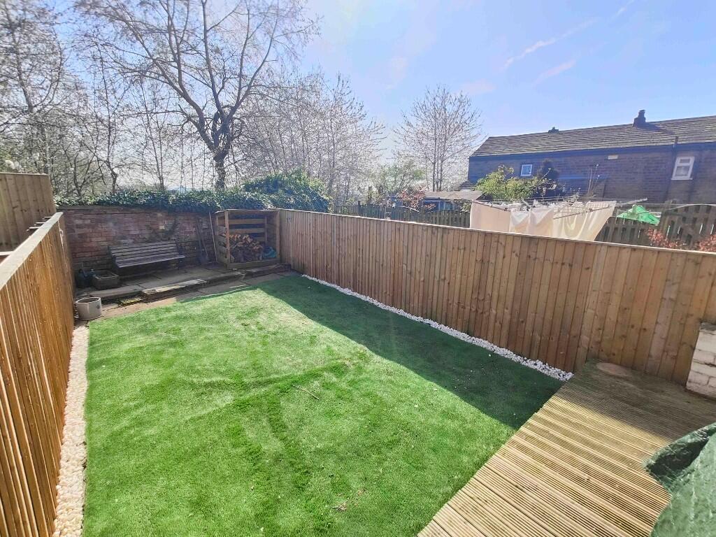 20 St. Giles Road, Lightcliffe, HX3 8BG photo 3