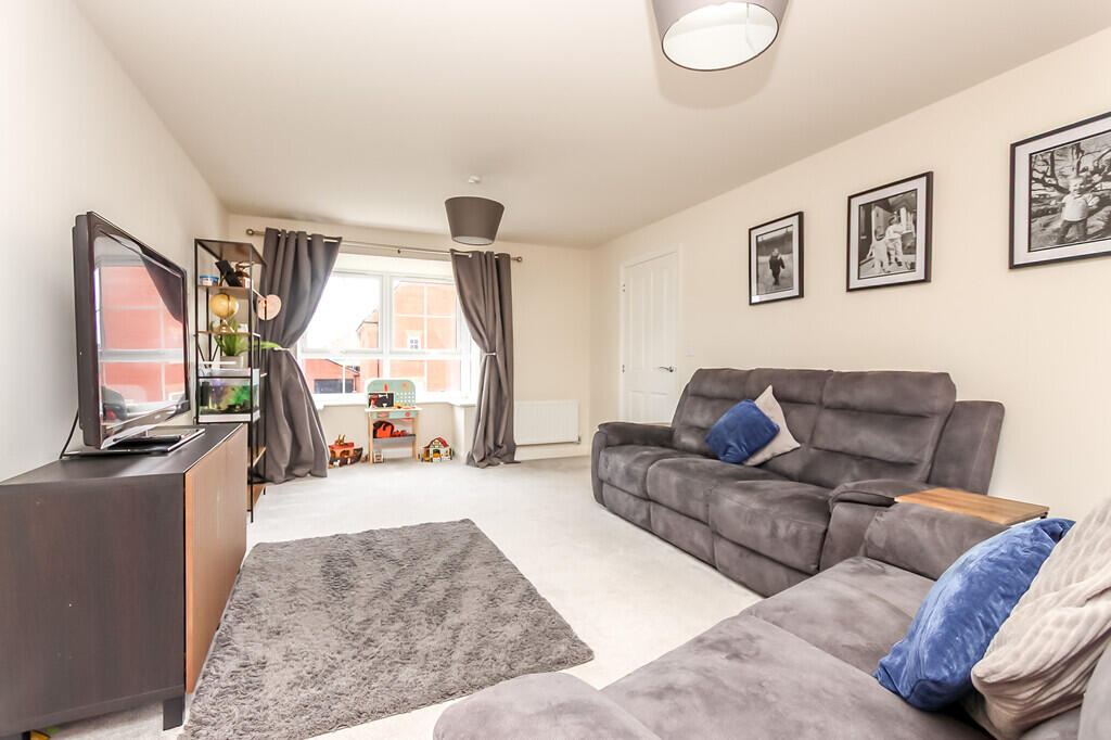 House in Northampton, Wellingborough - View 3