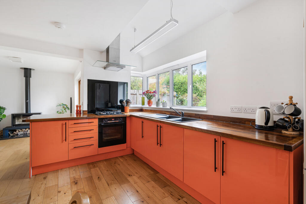 House in Farnham - View 3