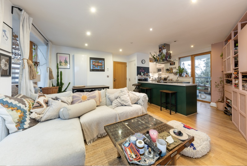 Main image of property: Lea Bridge Road, London, E5 9UB