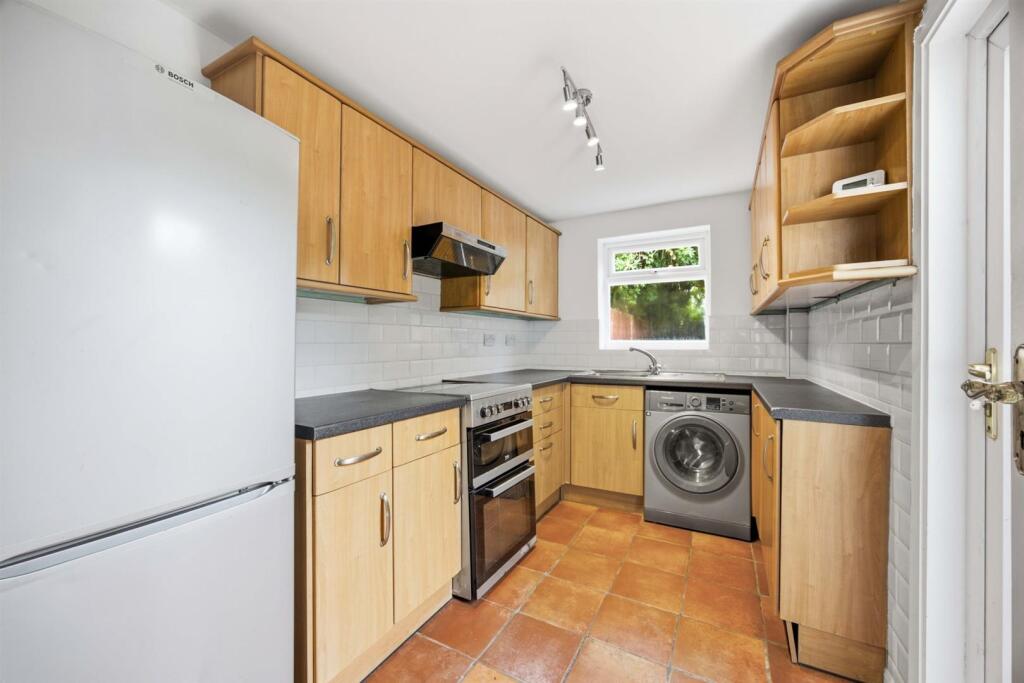 House in London, Cowley - View 5