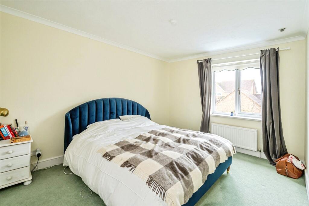 House in Chichester, Boxgrove - More