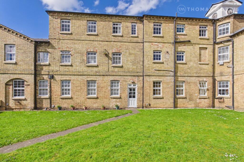1-bed flat on St. Neots Road, Eaton Ford, St. Neots, Cambridgeshire, PE19, £150,000