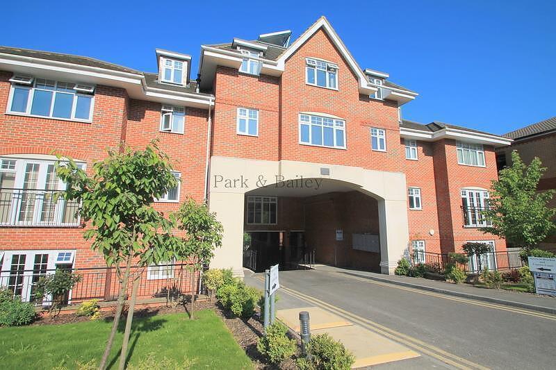 Main image of property: 2 bedroom Purpose Built Flat in Caterham Valley
