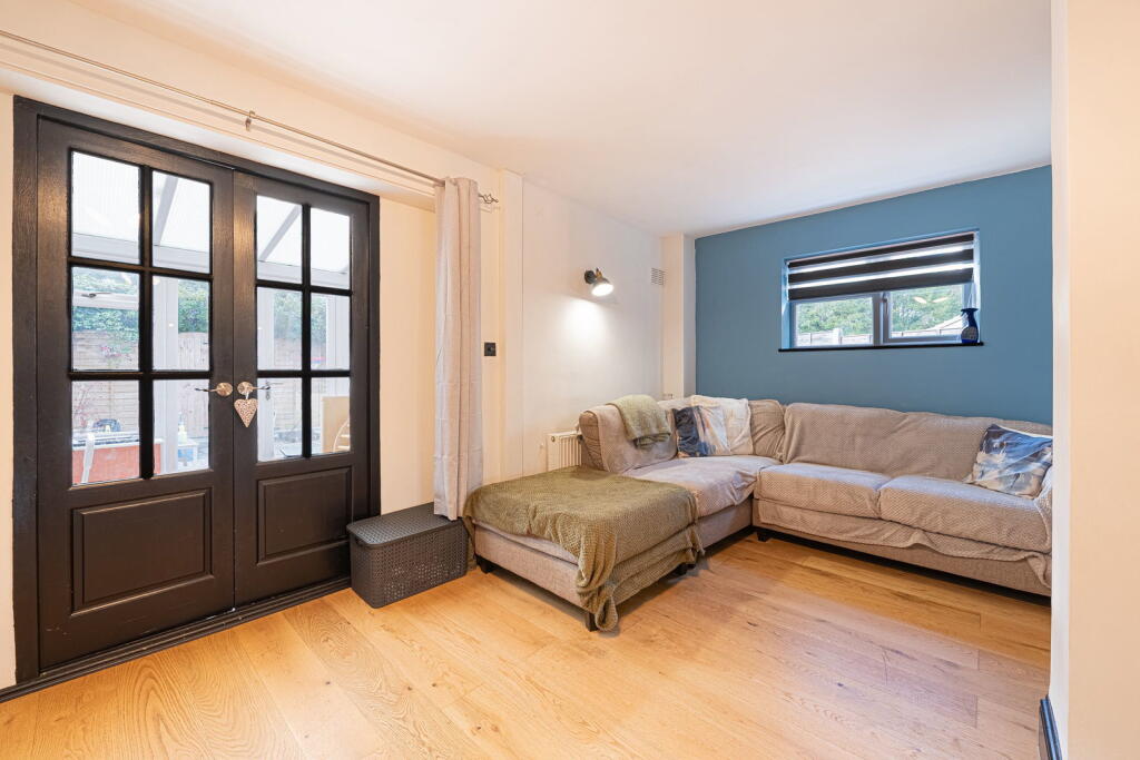 House in Huntingdonshire, Eaton Socon, St Neots - More