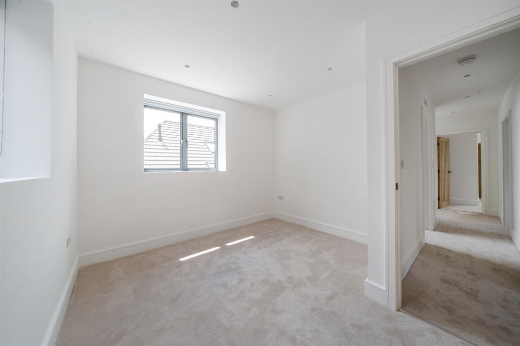 Additional image 13 of Wildwood Avenue, Bricket Wood, St. Albans