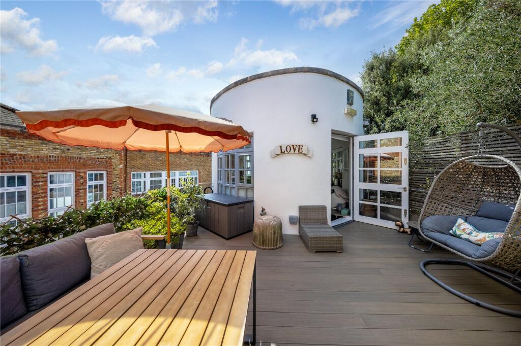 House in London, Kew - View 2