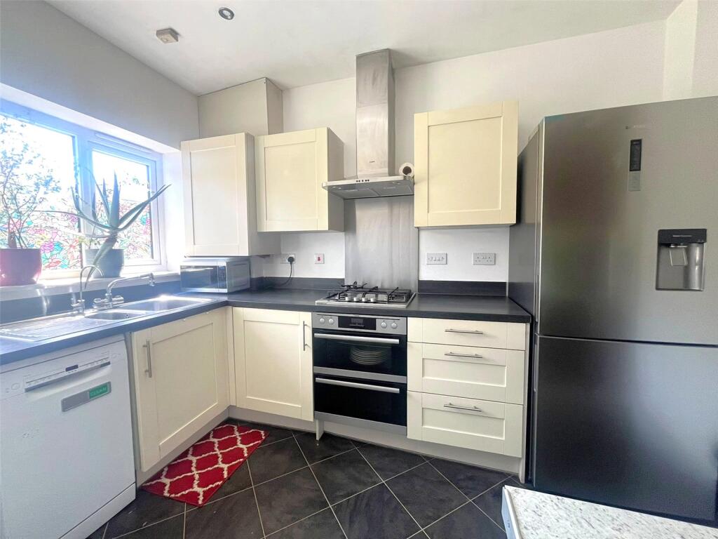 Wolfson Drive, Basingstoke, Hampshire, RG24 - View 3