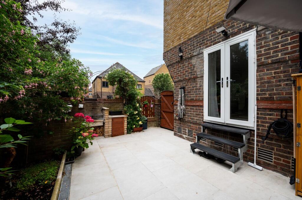 House in London - More
