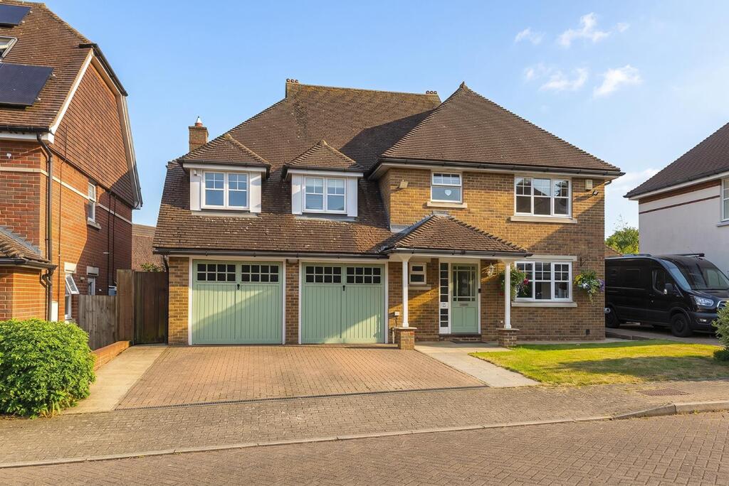 Main image of property: Admiral Way, Kings Hill, ME19 4NT