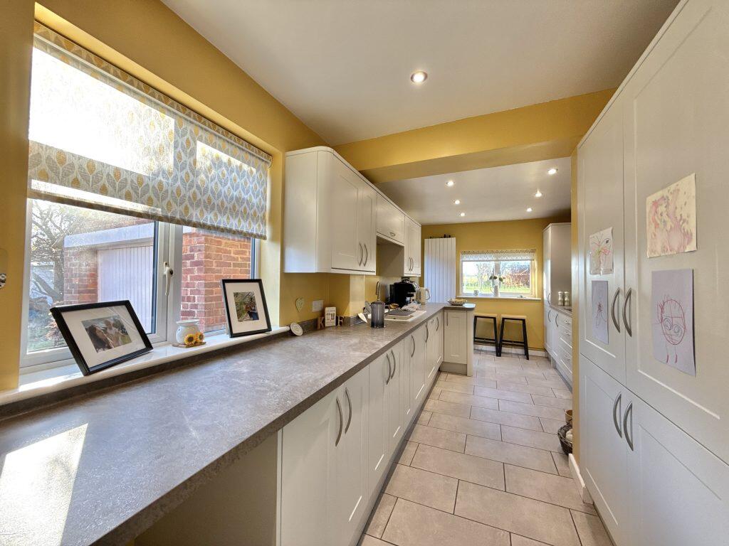 Helena Road, Yeovil, Somerset, BA20 photo 3