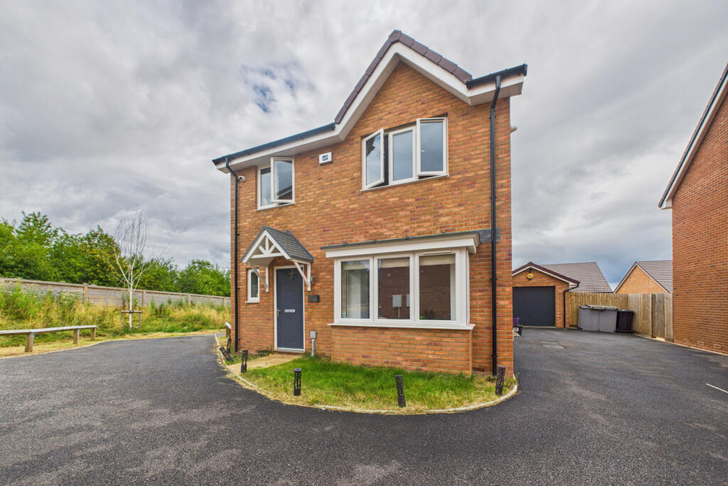 4-bed detached on Daffodil Drive, Lydney, Gloucestershire, GL15 5RE, £352,800