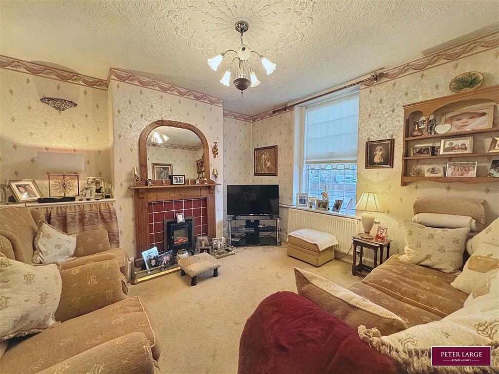 3-bed terraced on Victoria Road, Prestatyn, Denbighshire LL19 7SW, £190,000