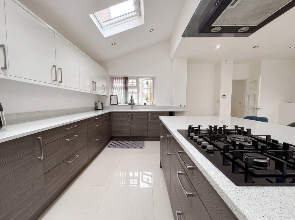 Stockley Crescent, Shirley, Solihull, B90 3SQ - View 3