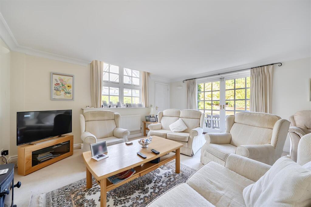 House in Croydon - View 2