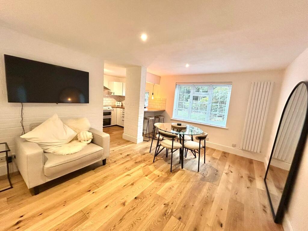 Apartment in Guildford - View 5