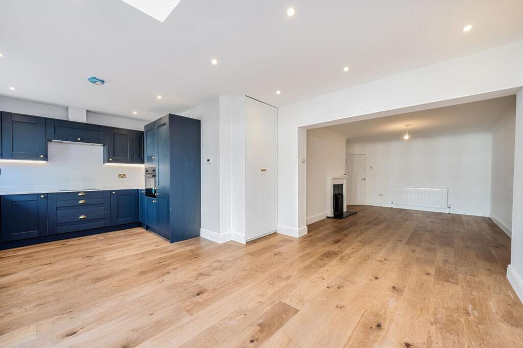 Main image of property: London Road, Ewell, KT17