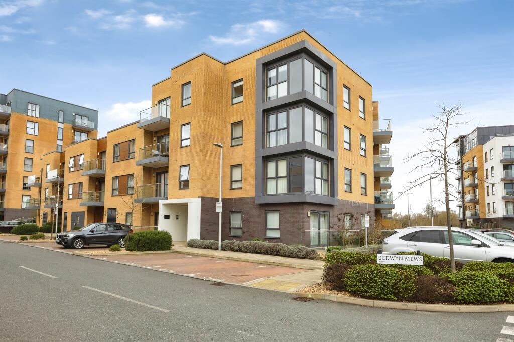 Main image of property: Bedwyn Mews, READING
