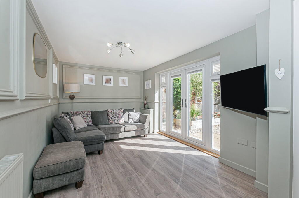 House in Hull - View 4