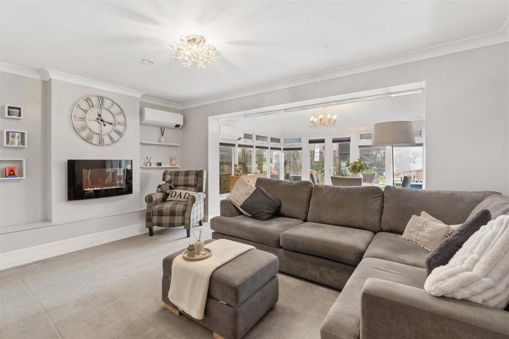 House in Sevenoaks, Bazes Shaw, Ash-cum-Ridley - More