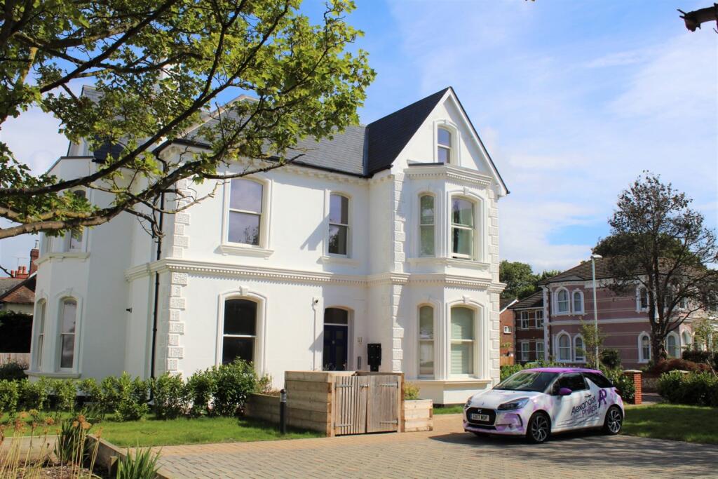 Mill Road, Worthing, BN11